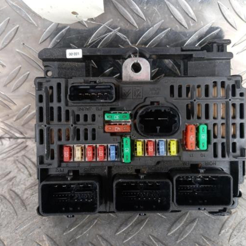 Boitier servitude moteur (BSM) PEUGEOT 407 Boitier servitude moteur (BSM) PEUGEOT 407