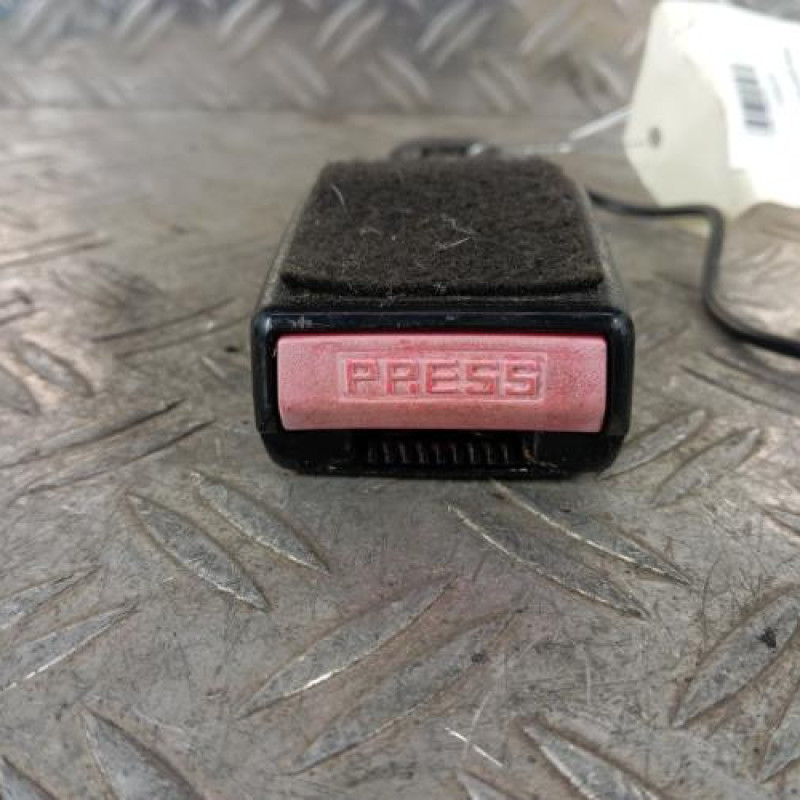 Attache ceinture avant droit PEUGEOT 207