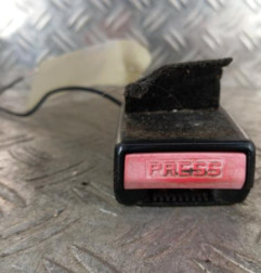 Attache ceinture avant gauche PEUGEOT 207 Photo n°1