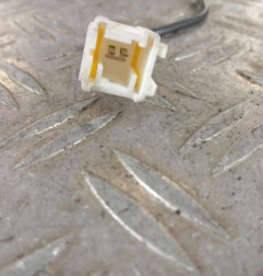 Attache ceinture avant gauche PEUGEOT 207