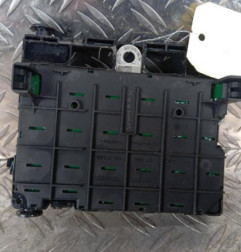 Boitier servitude moteur (BSM) PEUGEOT 206+ Photo n°3