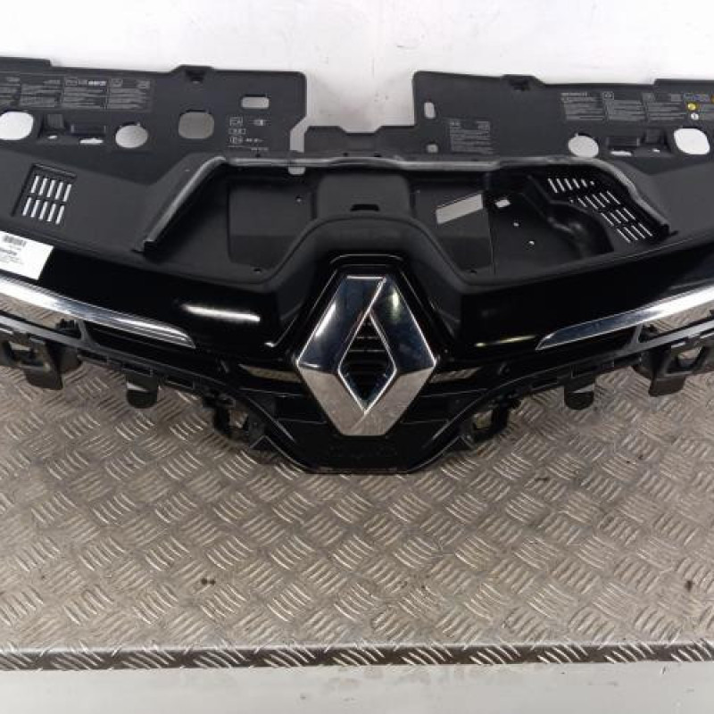 Calandre RENAULT CLIO 4