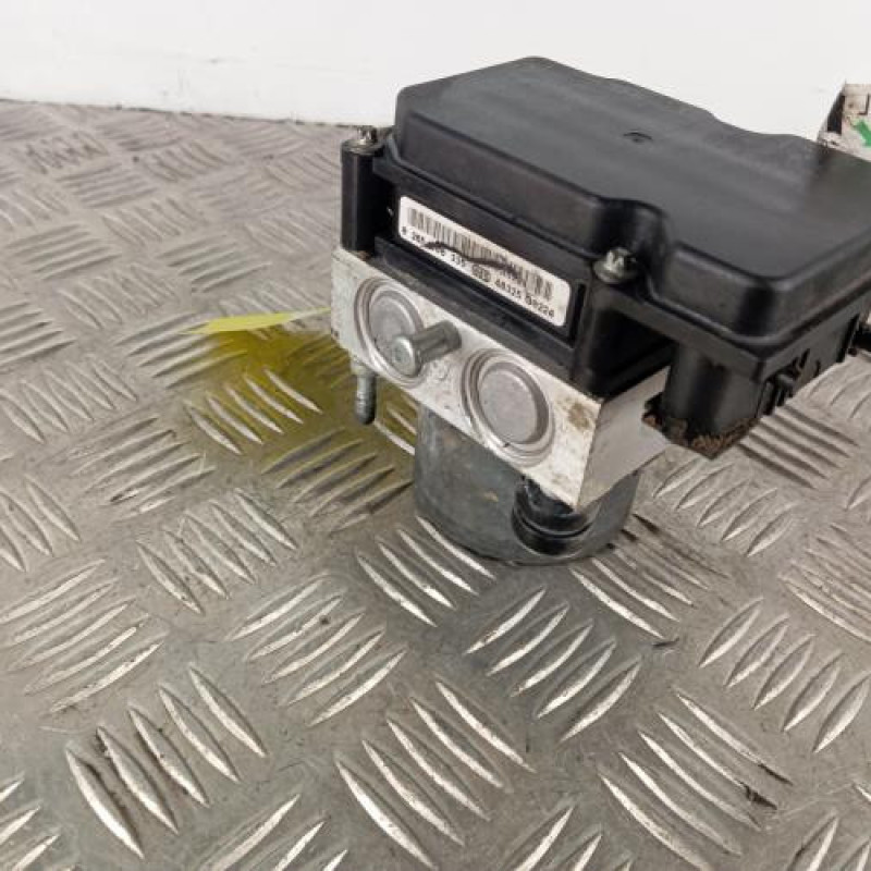 Bloc ABS (freins anti-blocage) RENAULT CLIO 2