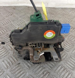 Serrure avant droit VOLKSWAGEN POLO 4