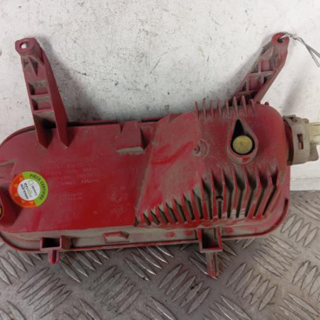 Feu de pare choc arriere gauche PEUGEOT 5008 1