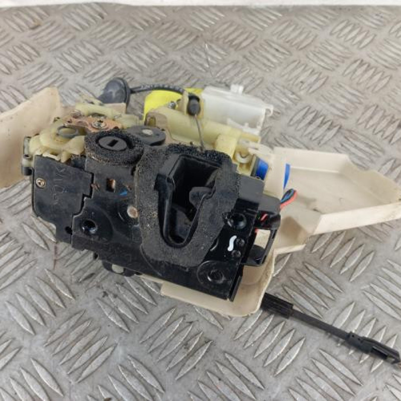 Serrure arriere gauche VOLKSWAGEN POLO 4