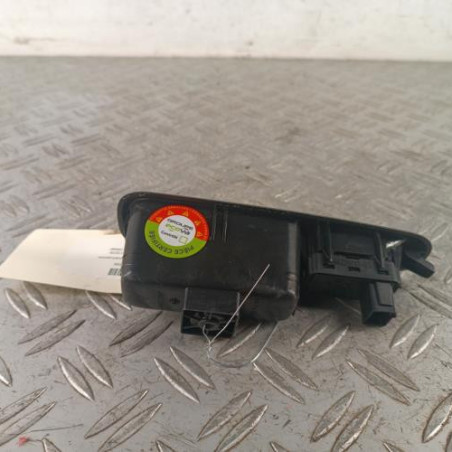Interrupteur de leve vitre arriere gauche PEUGEOT 3008 1