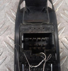 Interrupteur de leve vitre avant gauche PEUGEOT 208 1