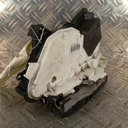 Serrure avant gauche VOLKSWAGEN POLO 5