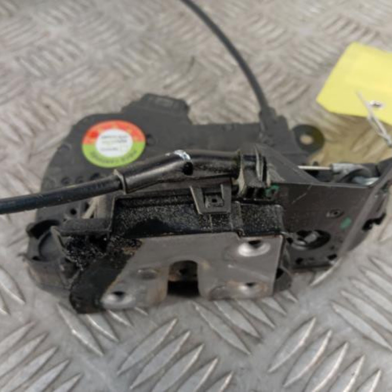 Serrure avant droit NISSAN NV300 Serrure avant droit NISSAN NV300