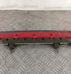 Feu arriere stop central PEUGEOT 5008 1