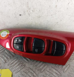 Interrupteur de leve vitre avant gauche NISSAN JUKE 1 Photo n°1