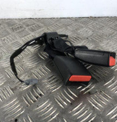 Attache ceinture arriere droit RENAULT CLIO 4