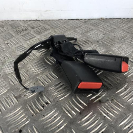 Attache ceinture arriere droit RENAULT CLIO 4