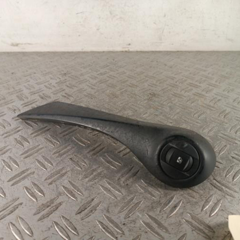 Interrupteur de leve vitre avant droit RENAULT MEGANE 2