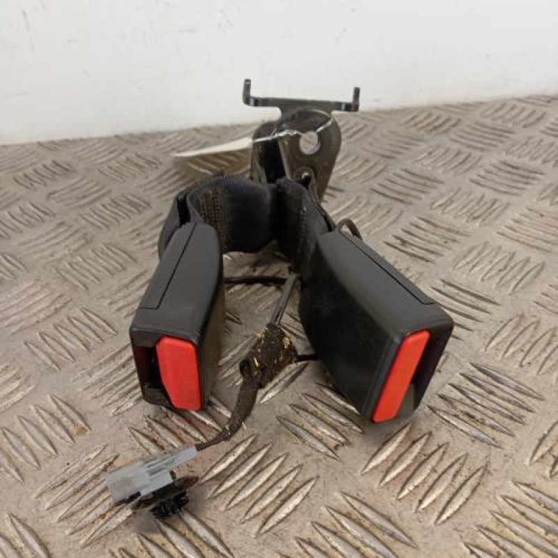 Attache ceinture arriere gauche RENAULT TALISMAN