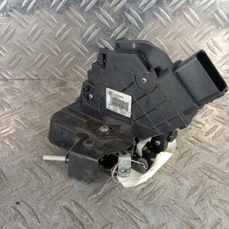 Serrure avant droit VOLVO XC 60 1 Serrure avant droit VOLVO XC 60 1