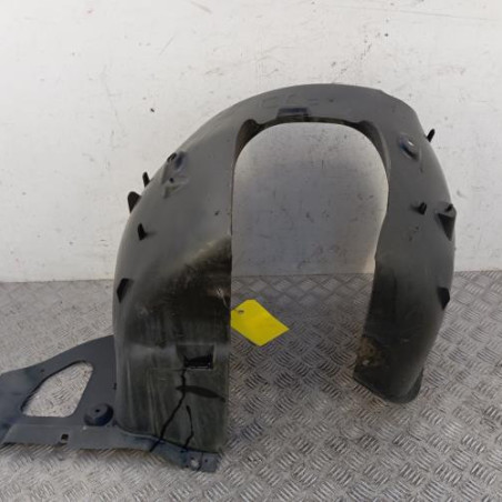 Pare boue avant droit PEUGEOT 208 1