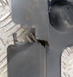 Pare boue avant gauche PEUGEOT 208 1 Photo n°3