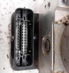 Bloc ABS (freins anti-blocage) CITROEN C3 2 Photo n°3