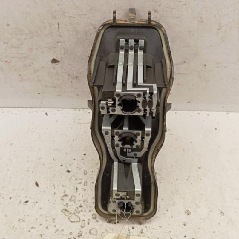Platine feu arriere droit RENAULT SCENIC 2