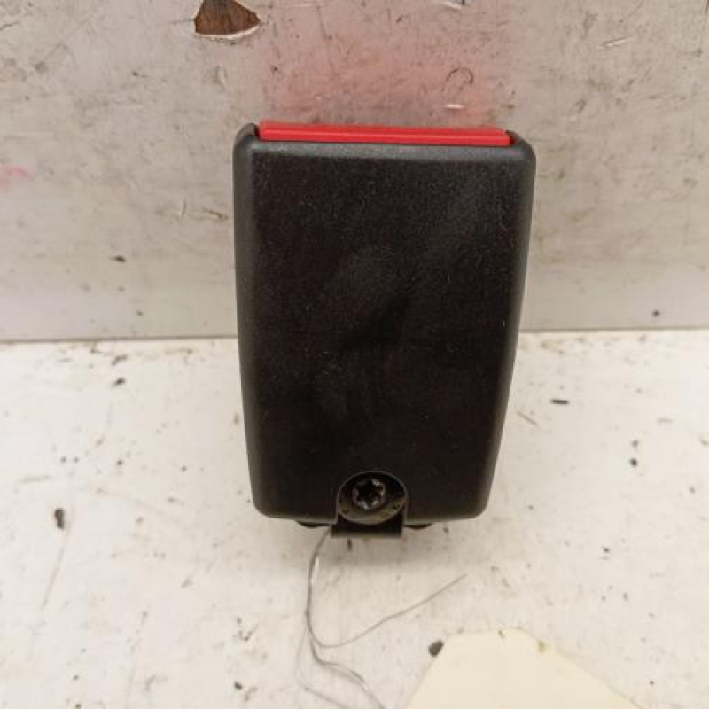 Attache ceinture arriere gauche RENAULT TWINGO 2