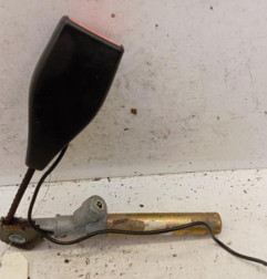 Attache ceinture avant gauche RENAULT CLIO 2 Photo n°1