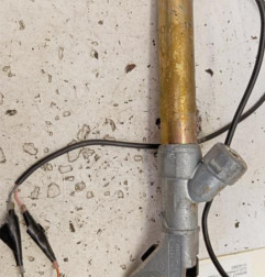 Attache ceinture avant gauche RENAULT CLIO 2 Photo n°3