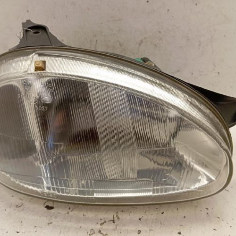 Optique avant principal droit (feux)(phare) OPEL CORSA B