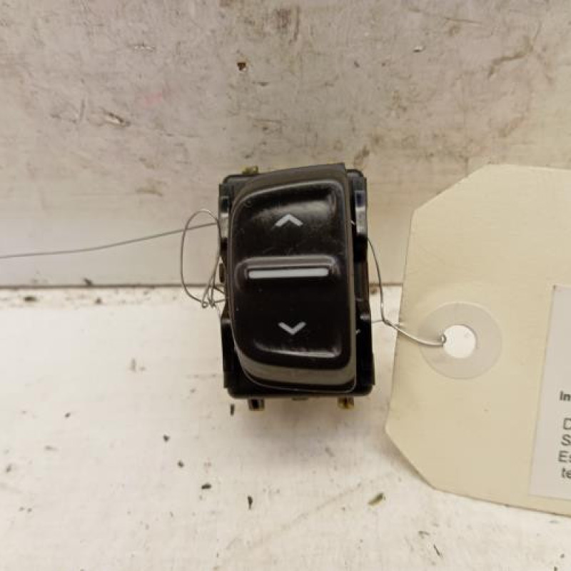 Interrupteur de leve vitre avant gauche DACIA SANDERO 2