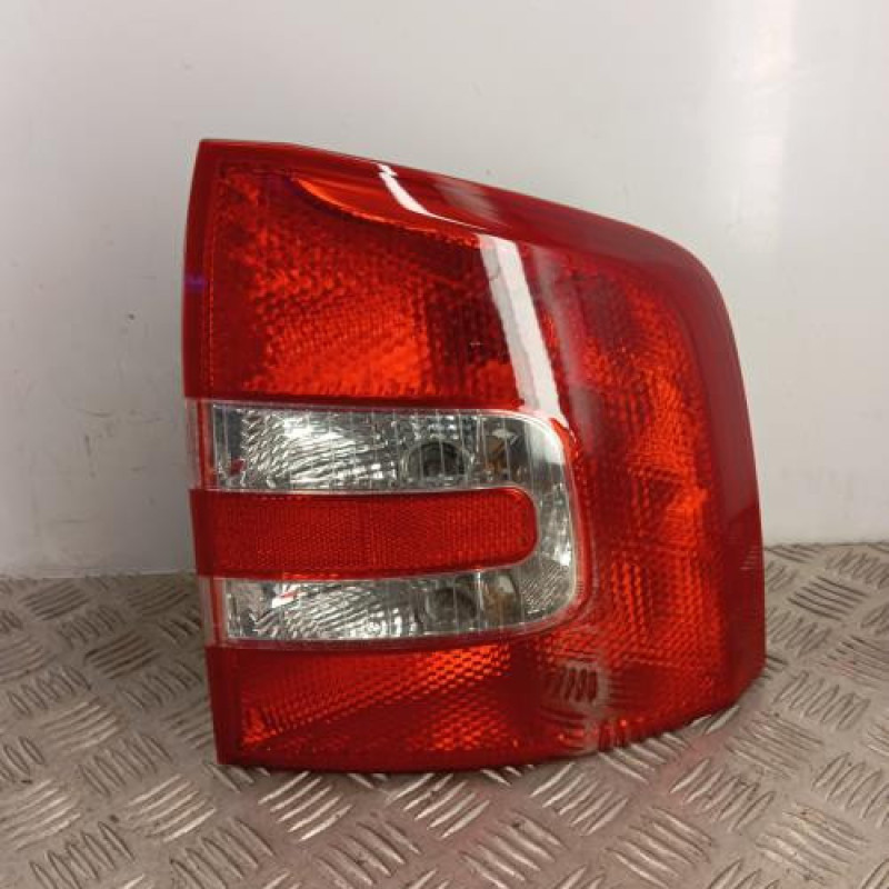 Feu arriere principal droit (feux) SKODA OCTAVIA 2