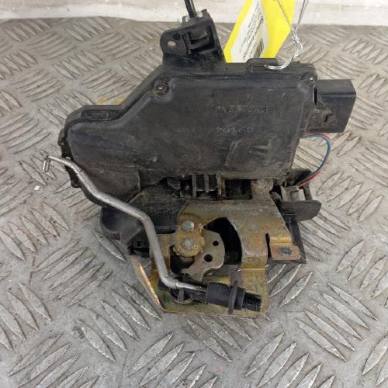 Serrure avant droit AUDI A6 2