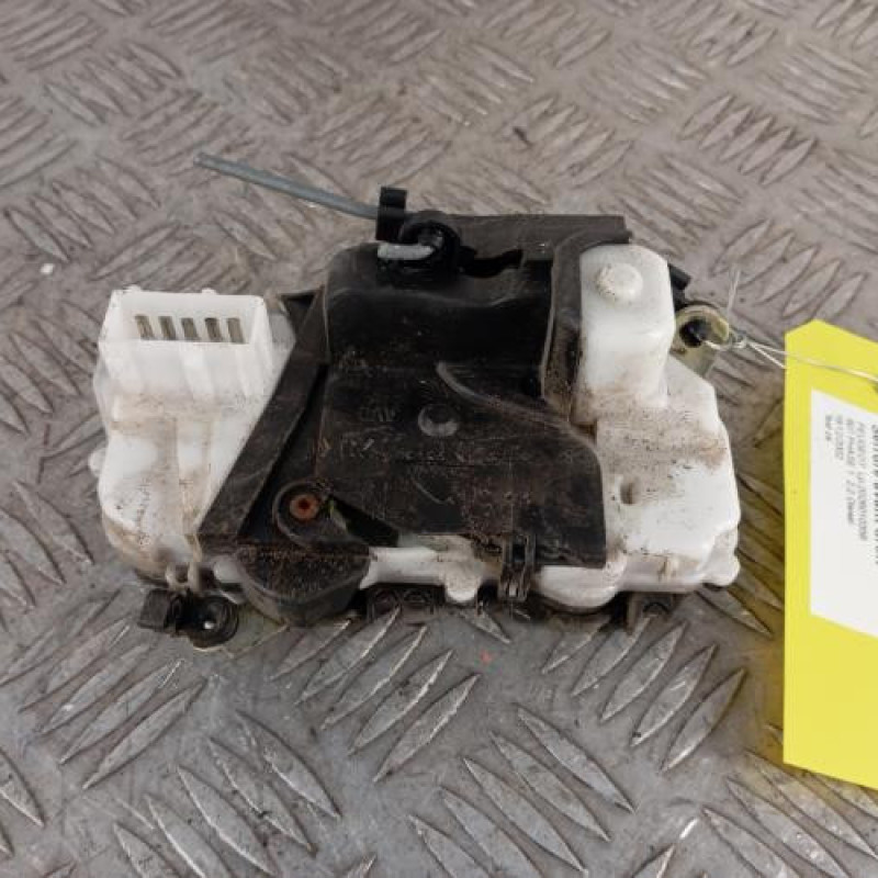 Serrure avant droit PEUGEOT 607