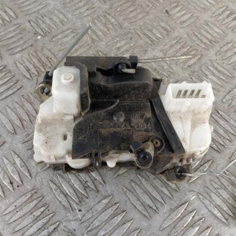 Serrure avant gauche PEUGEOT 607