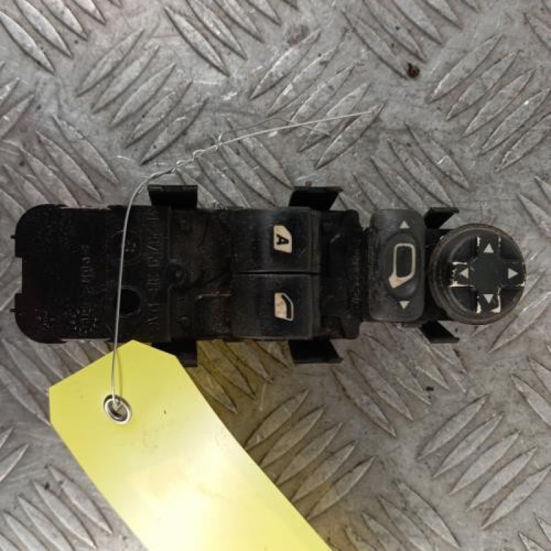 Interrupteur de leve vitre avant gauche PEUGEOT 207