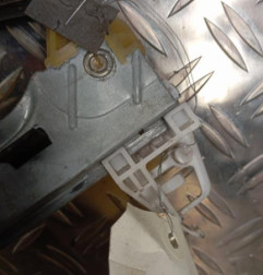 Leve vitre electrique avant gauche CITROEN XSARA PICASSO Photo n°3