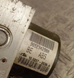 Bloc ABS (freins anti-blocage) PEUGEOT 206 Photo n°3
