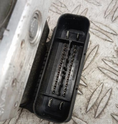 Bloc ABS (freins anti-blocage) PEUGEOT 206 Photo n°6