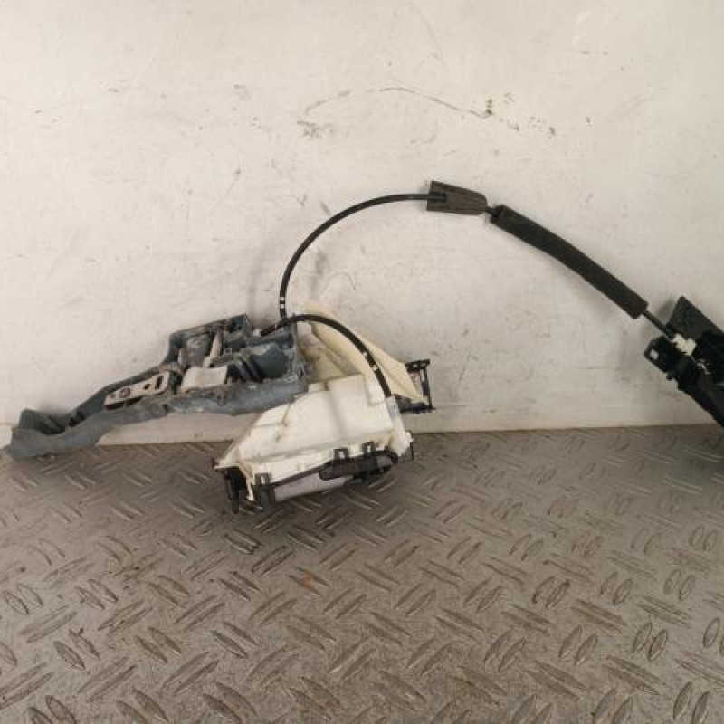 Serrure arriere droit PEUGEOT 3008 1