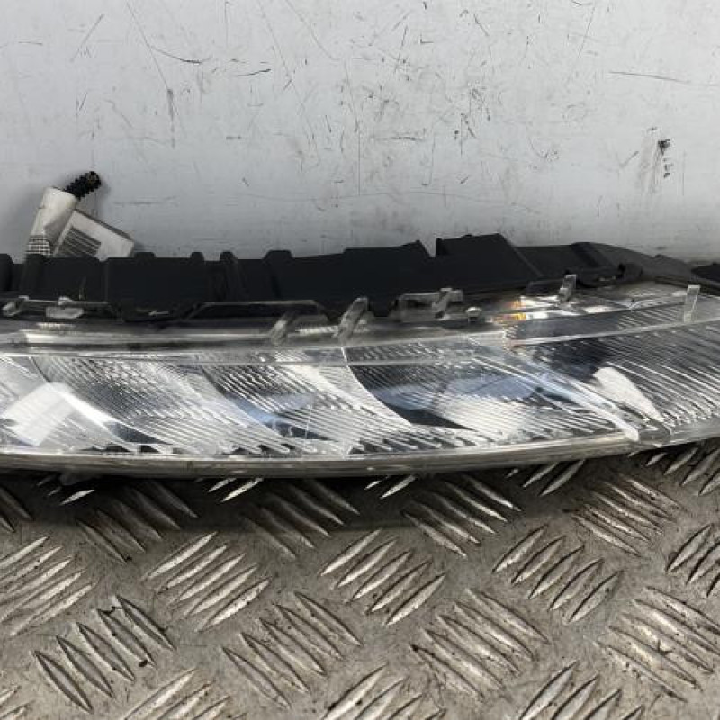 Feu diurne avant droit CITROEN C4 GRAND PICASSO 2
