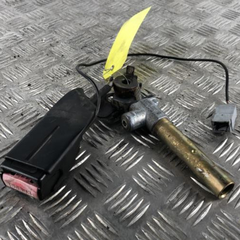 Attache ceinture avant gauche RENAULT KANGOO 1