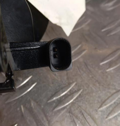 Poignee hayon VOLKSWAGEN GOLF 5 Photo n°4