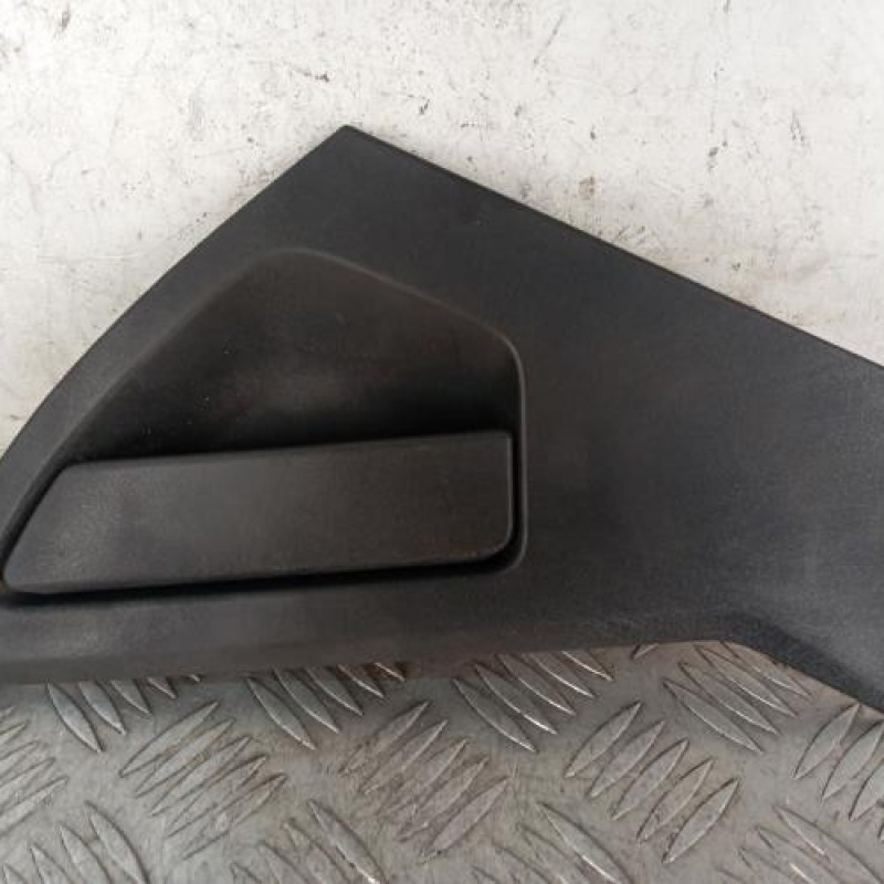 Poignee porte arriere droit NISSAN JUKE 1