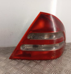Feu arriere principal droit (feux) MERCEDES CLASSE C 203 Photo n°1