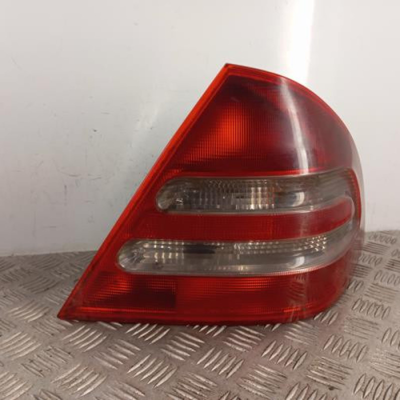 Feu arriere principal droit (feux) MERCEDES CLASSE C 203