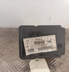 Bloc ABS (freins anti-blocage) VOLKSWAGEN SCIROCCO 3 Photo n°3