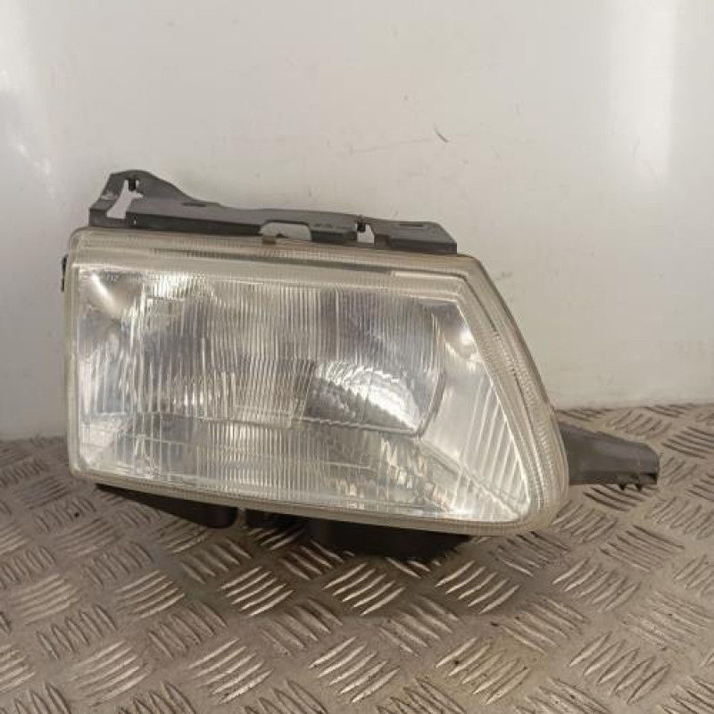 Optique avant principal droit (feux)(phare) CITROEN SAXO
