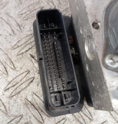 Bloc ABS (freins anti-blocage) PEUGEOT 308 2 SW Photo n°4