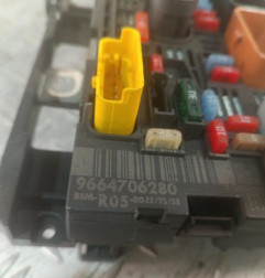 Boitier servitude moteur (BSM) PEUGEOT 308 1