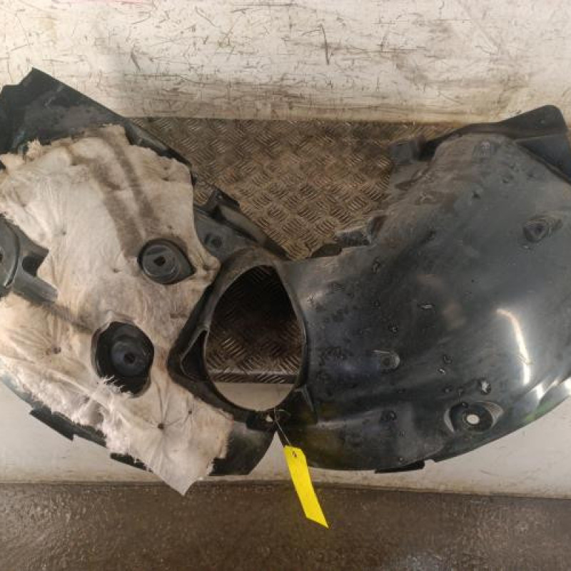 Pare boue avant droit RENAULT CAPTUR 1